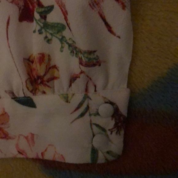 Essue White Floral Crop Top Small - Picture 5 of 5